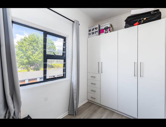 2 BEDROOM APARTMENT FOR SALE IN KENILWORTH